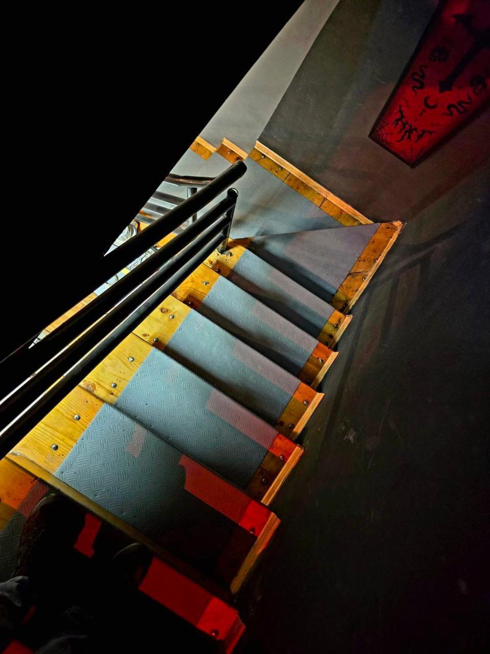 Scary Hostel Tbilisi Ngoại thất bức ảnh